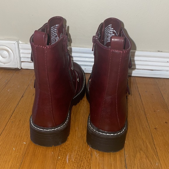 Size 6 Burgundy Leather man-made boots. Worn once. Comfortable and stylish. - Picture 3 of 4